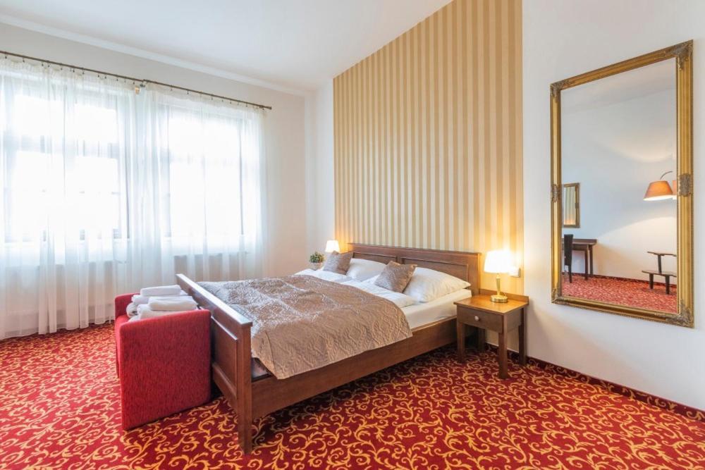 Hotel U Zlateho Kohouta Kroměříž Exterior foto