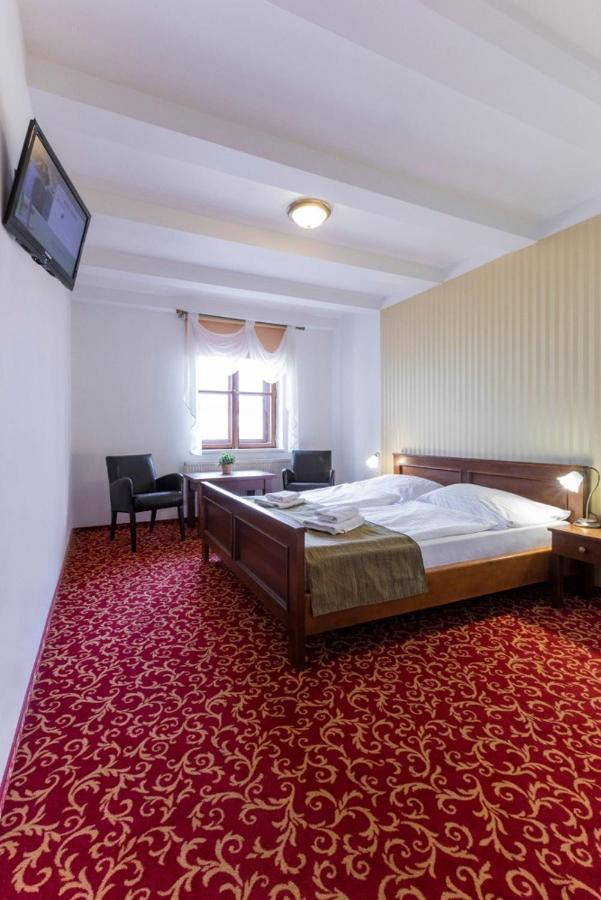 Hotel U Zlateho Kohouta Kroměříž Exterior foto